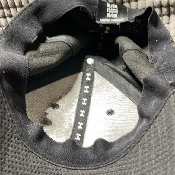 UNDER ARMOR FITTED HAT Q4 - Picture 3 of 4